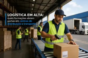 Trabalhador logístico com capacete em centro de distribuição